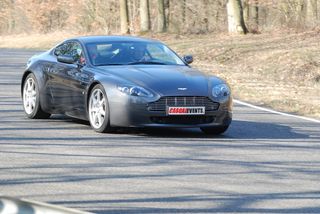 Photo de voiture GT - Circuit de Linas-Monthlhéry