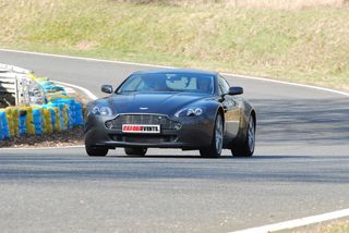 Photo de voiture GT - Circuit de Linas-Monthlhéry