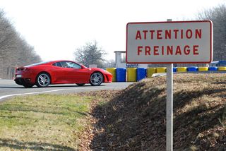 Photo de voiture GT - Circuit de Linas-Monthlhéry