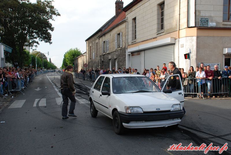 Photo de cascades ; Percussion Homme vs. Voiture