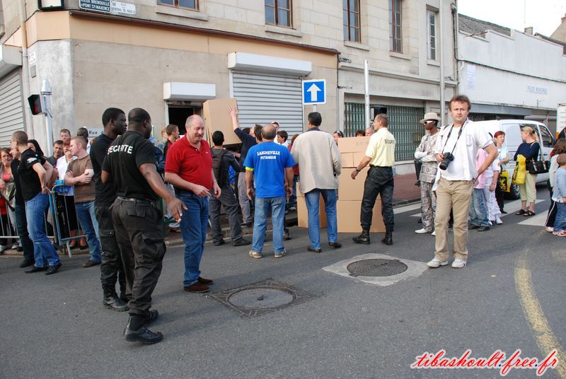 Photo de cascades ; Percussion Scooter vs. Voiture