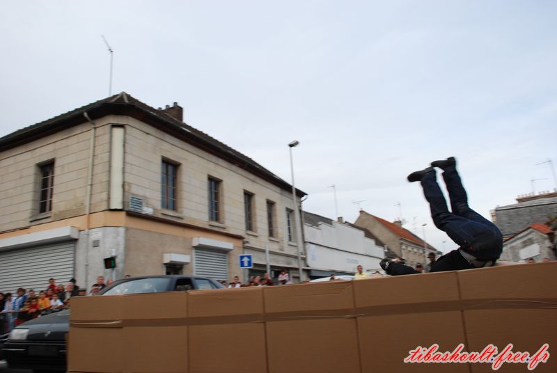 Photo de cascades ; Percussion Scooter vs. Voiture